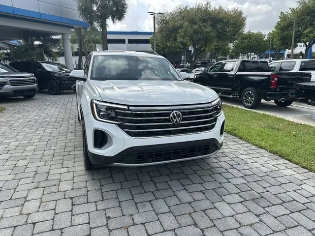 2024 Volkswagen Atlas 2.0T SE w/Technology photo 17