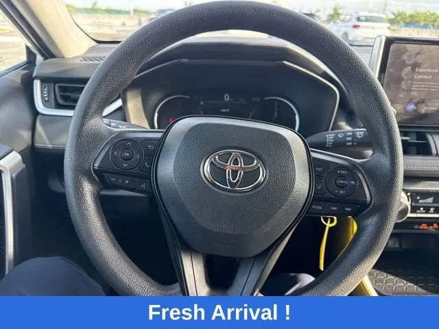 2024 Toyota RAV4 LE photo 6