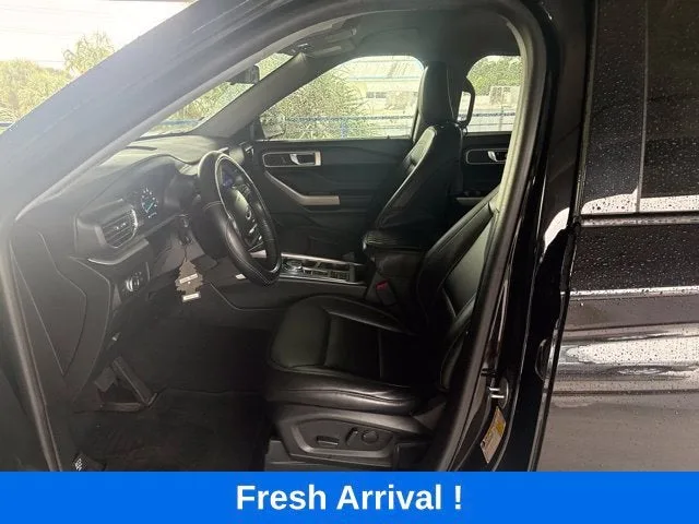 2022 Ford Explorer XLT photo 2