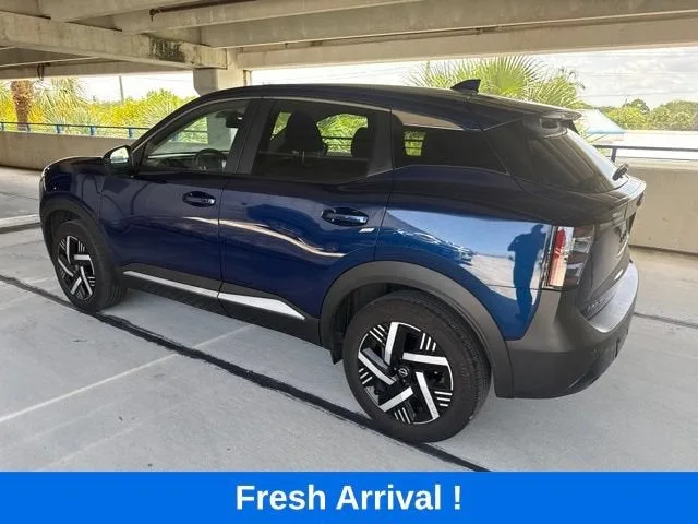 2025 Nissan Kicks SV photo 14