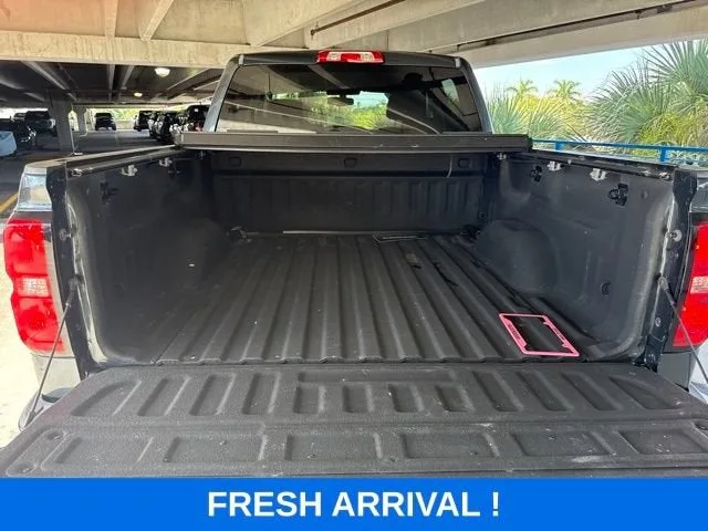2017 Chevrolet Silverado 1500 LT photo 18