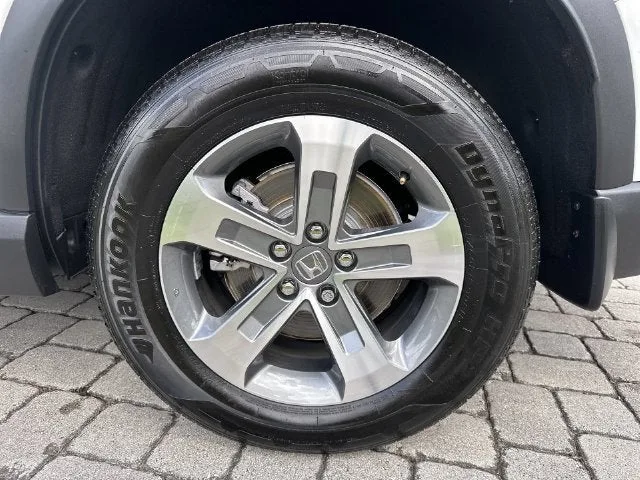 2024 Honda Pilot EX-L 7 Passenger photo 11