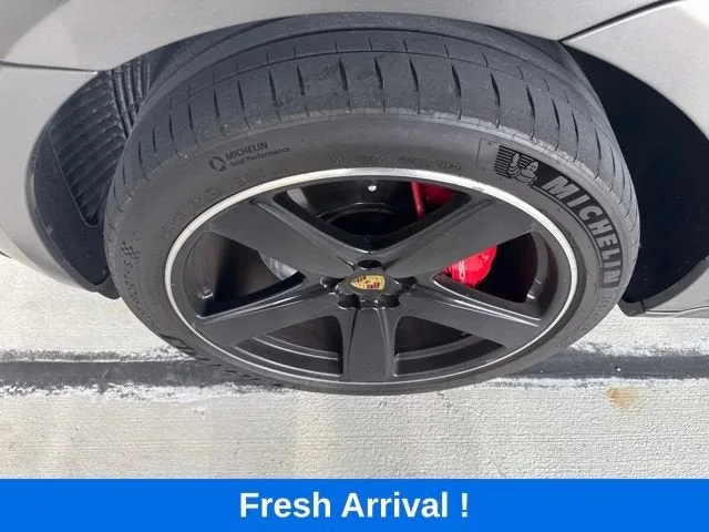 2018 Porsche Macan Turbo photo 19
