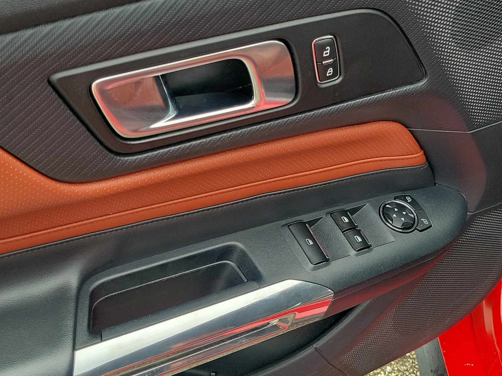 2024 Ford Mustang EcoBoost photo 11
