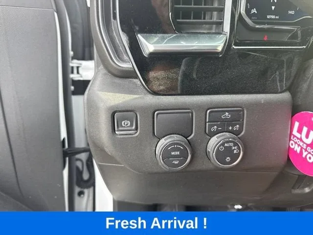 2024 Chevrolet Silverado 1500 LT photo 7