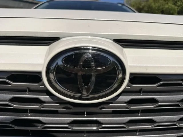 2021 Toyota RAV4 Limited photo 10