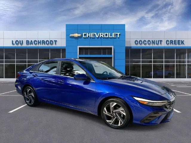2025 Hyundai Elantra SEL Convenience photo 2