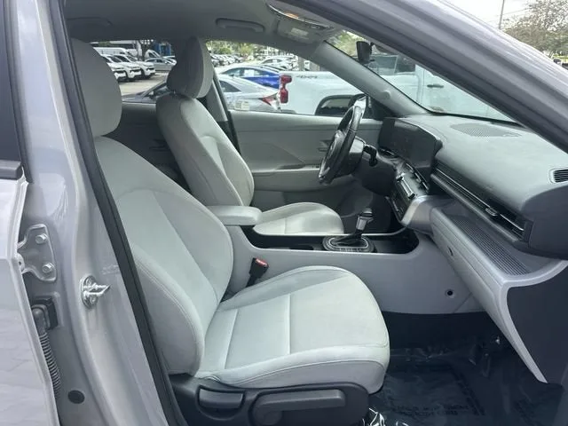 2025 Hyundai Kona SEL photo 29