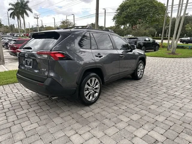 2024 Toyota RAV4 XLE Premium photo 38