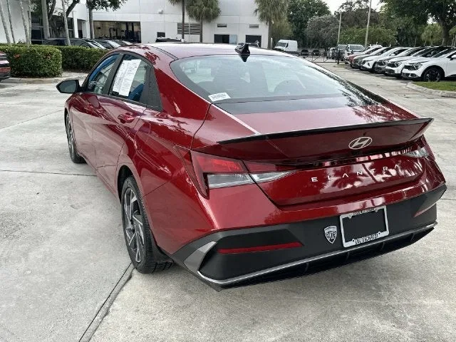 2025 Hyundai Elantra SEL Sport photo 33
