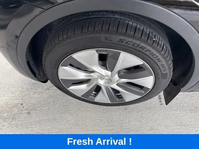 2023 Tesla Model Y Long Range photo 18