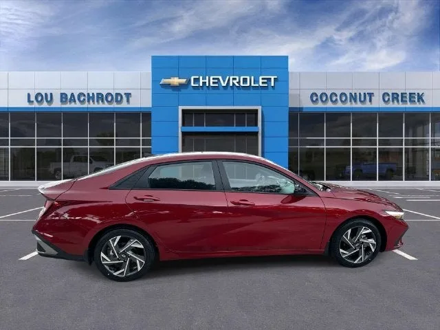 2025 Hyundai Elantra SEL Sport photo 9