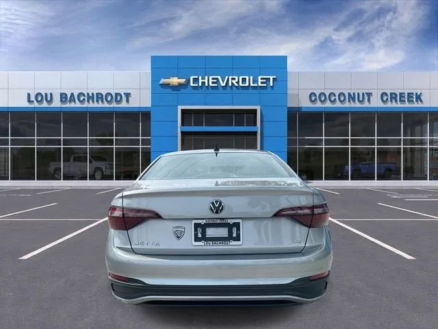 2024 Volkswagen Jetta SE photo 7