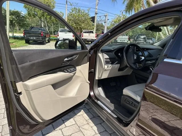 2021 Cadillac XT4 FWD Premium Luxury photo 22