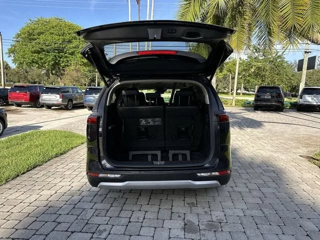 2023 Kia Carnival EX photo 28
