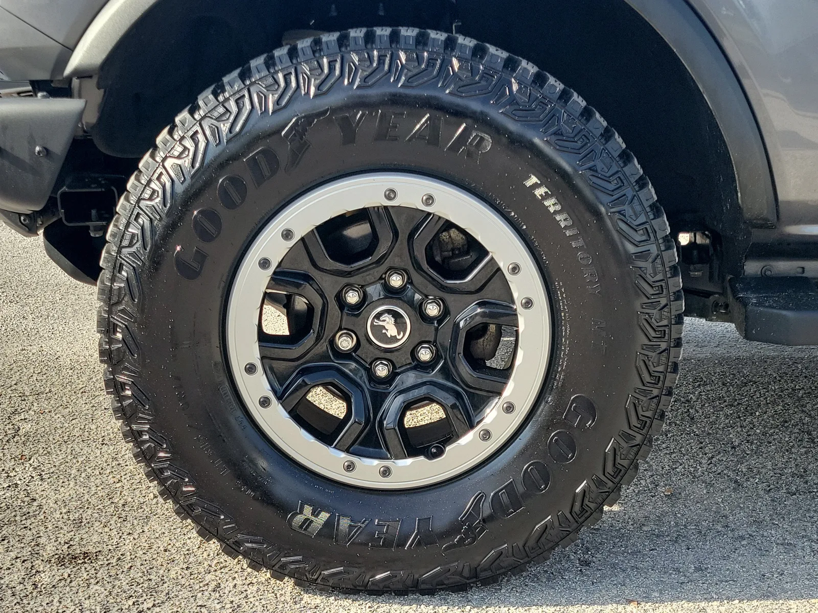 2022 Ford Bronco Base photo 9