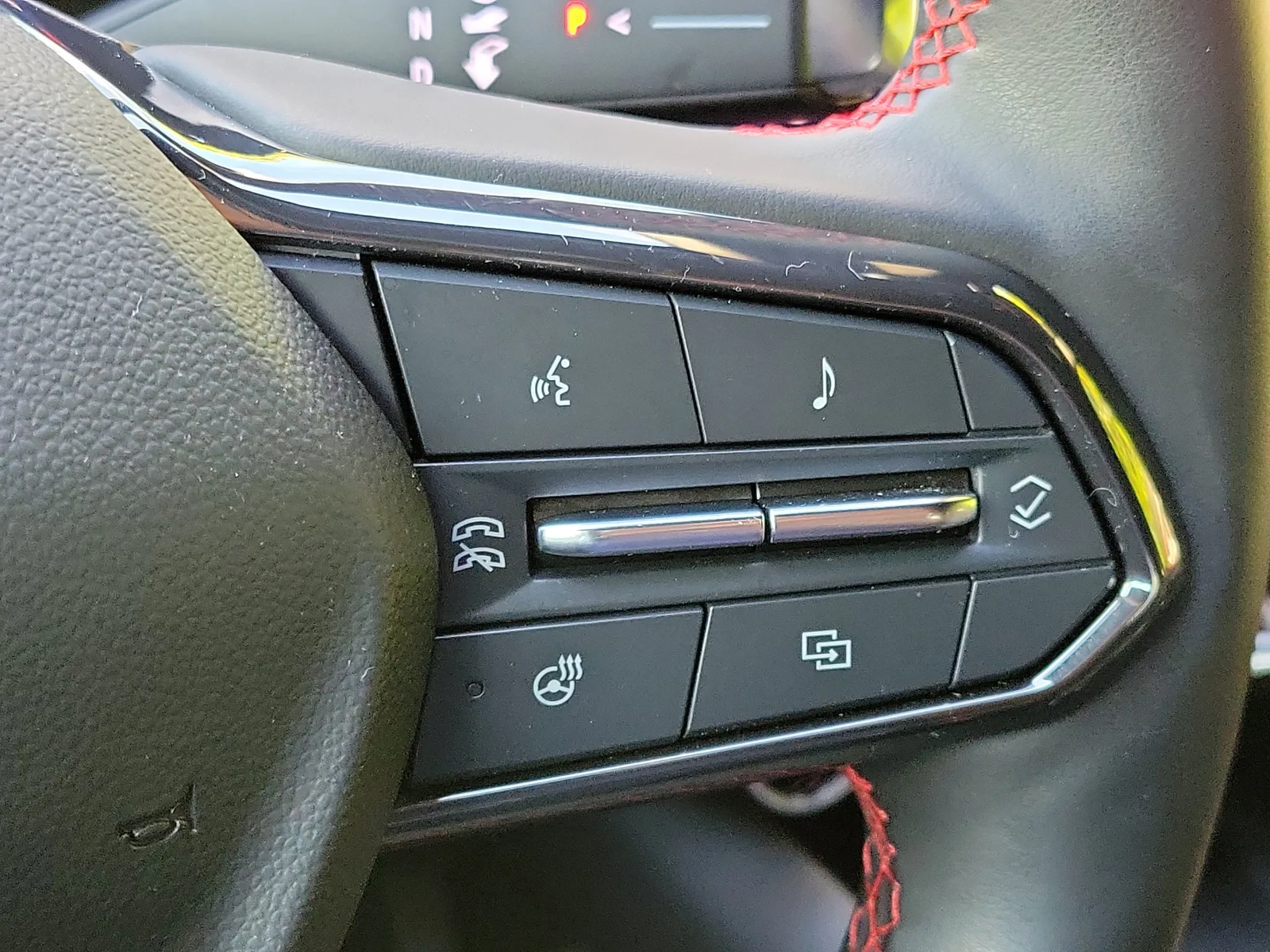 2024 Chevrolet Equinox EV RS photo 28