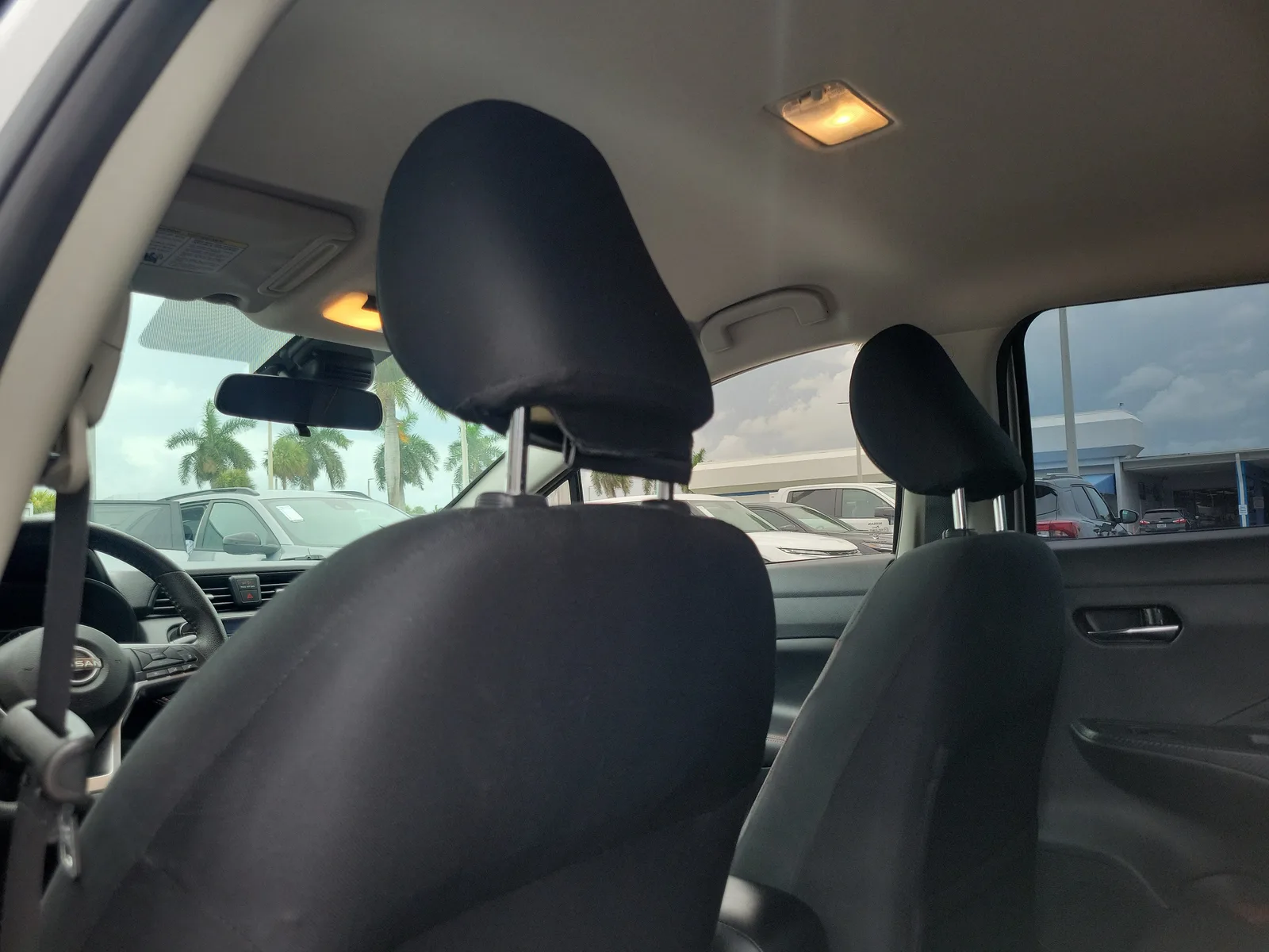 2025 Nissan Versa SR photo 12