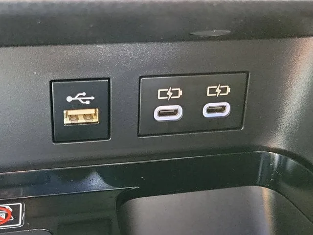 2025 Toyota Camry LE photo 31