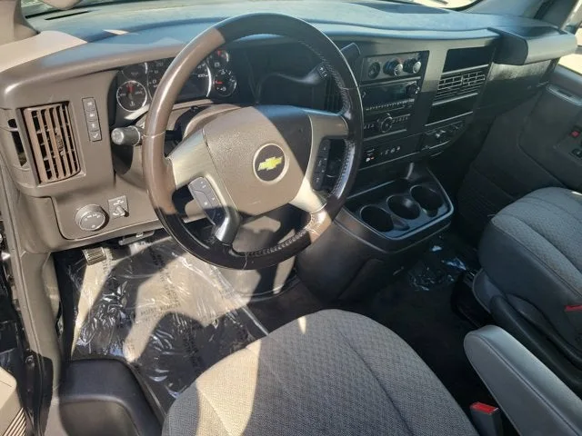 2018 Chevrolet Express Passenger 3500 LT photo 18