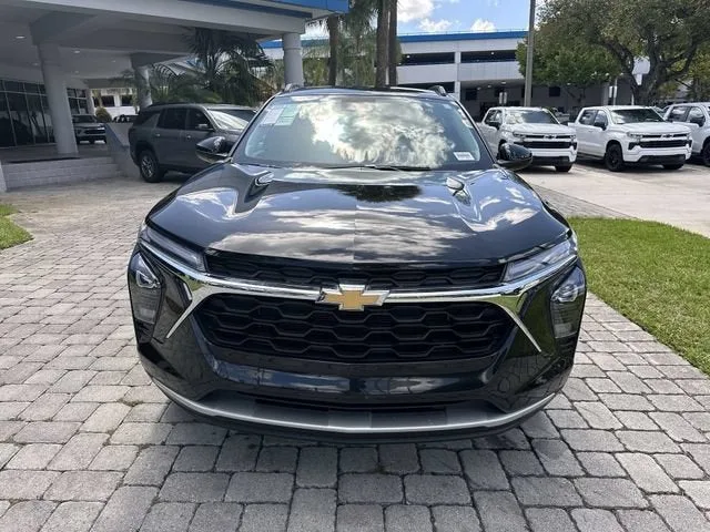 2024 Chevrolet Trax LT photo 18