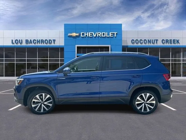 2024 Volkswagen Taos SE photo 5