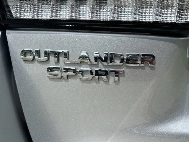 2025 Mitsubishi Outlander Sport S photo 38