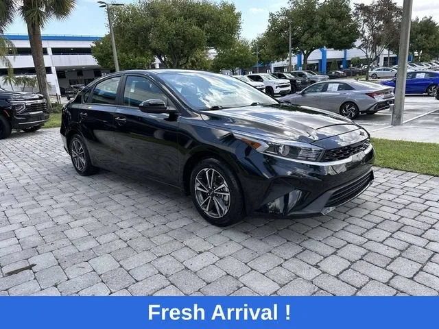 2024 Kia Forte LXS photo 4