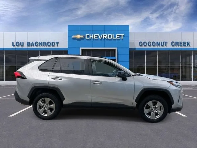 2025 Toyota RAV4 Hybrid LE photo 9