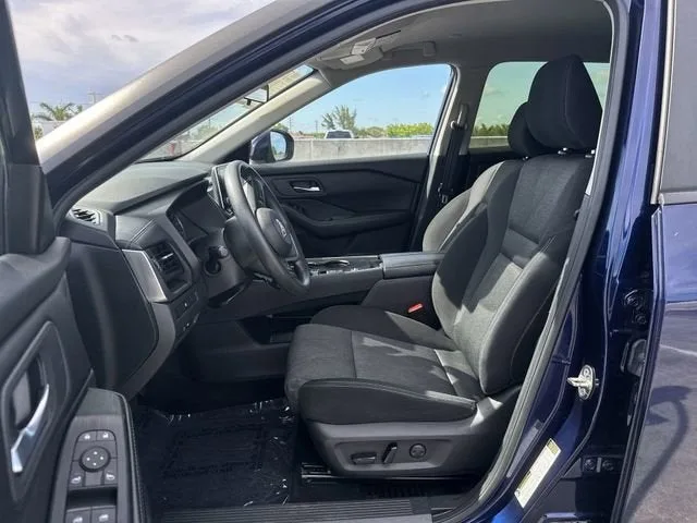 2024 Nissan Rogue SV photo 30