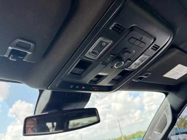 2023 GMC Yukon XL SLT photo 11