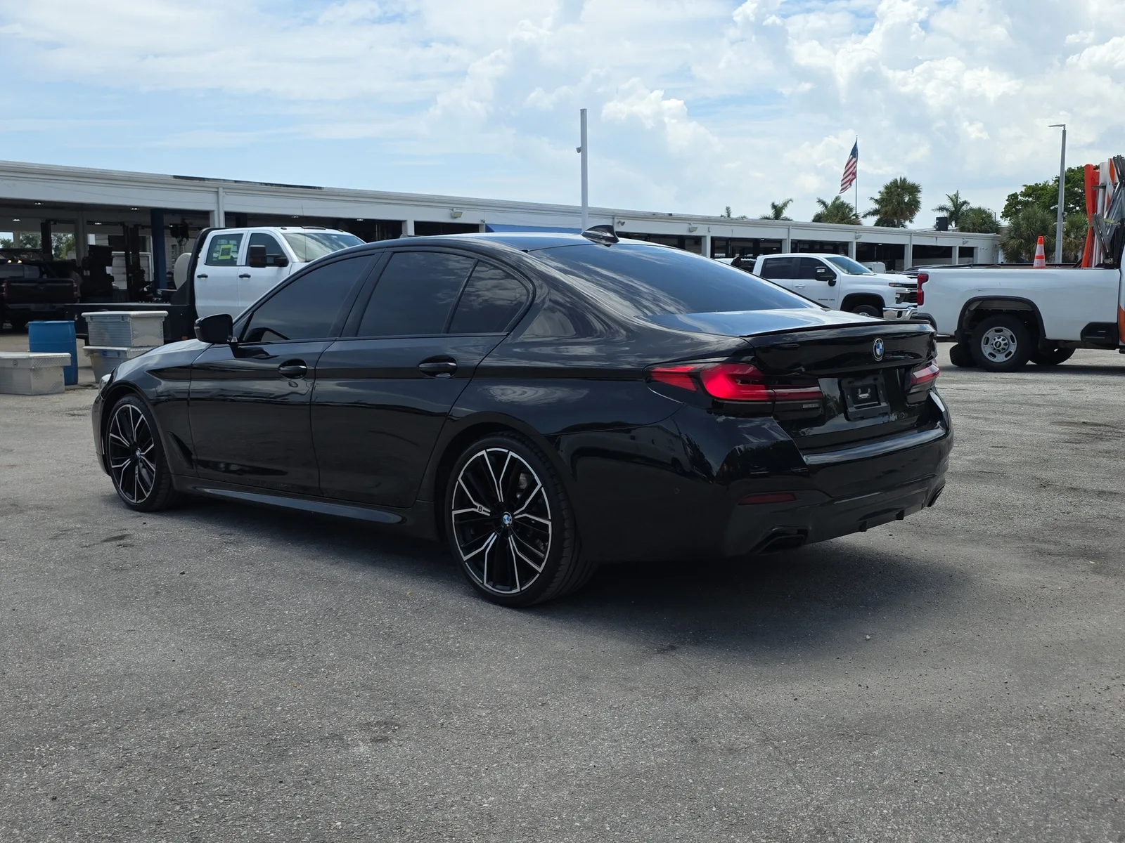 2023 BMW 5 Series 530i photo 5
