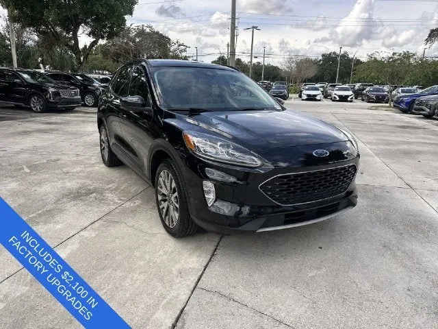 2021 Ford Escape Titanium photo 17