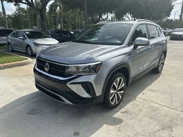 2024 Volkswagen Taos SE photo 17