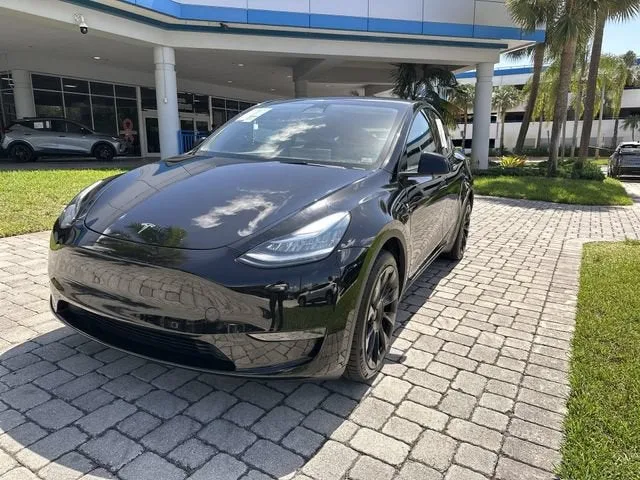 2023 Tesla Model Y Long Range photo 21