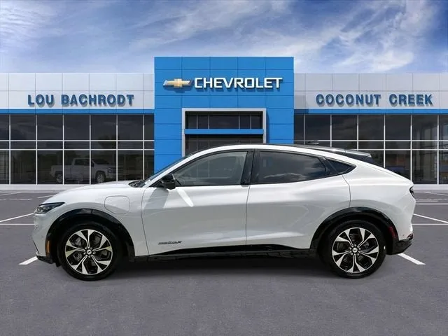 2021 Ford Mustang Mach-E Premium photo 5