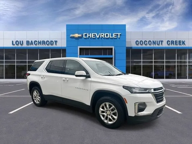 2023 Chevrolet Traverse LS photo 2