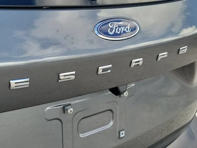 2025 Ford Escape ST-Line photo 8