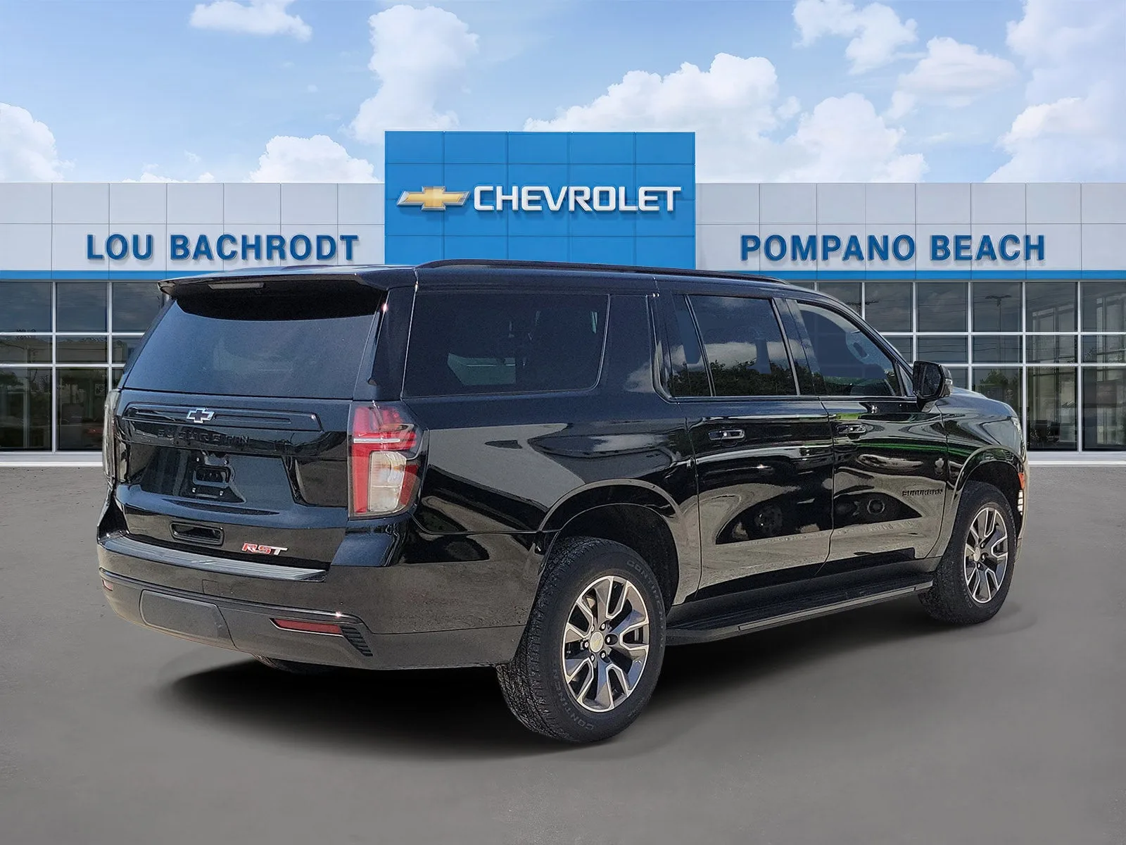 2023 Chevrolet Suburban RST photo 3