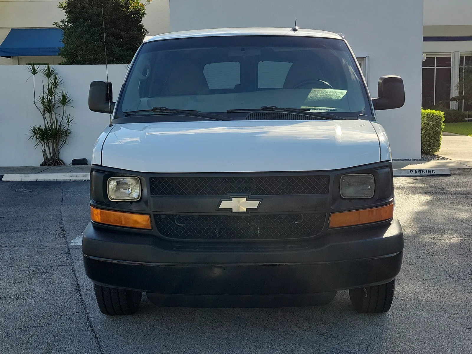 2014 Chevrolet Express Passenger 2500 LS photo 8