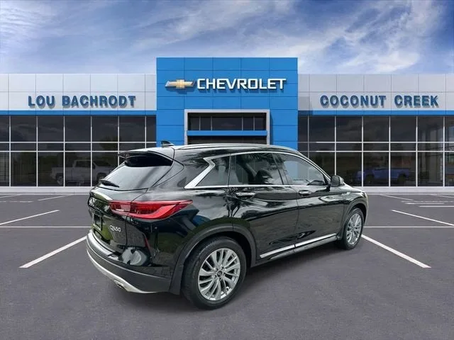 2023 INFINITI QX50 LUXE photo 8