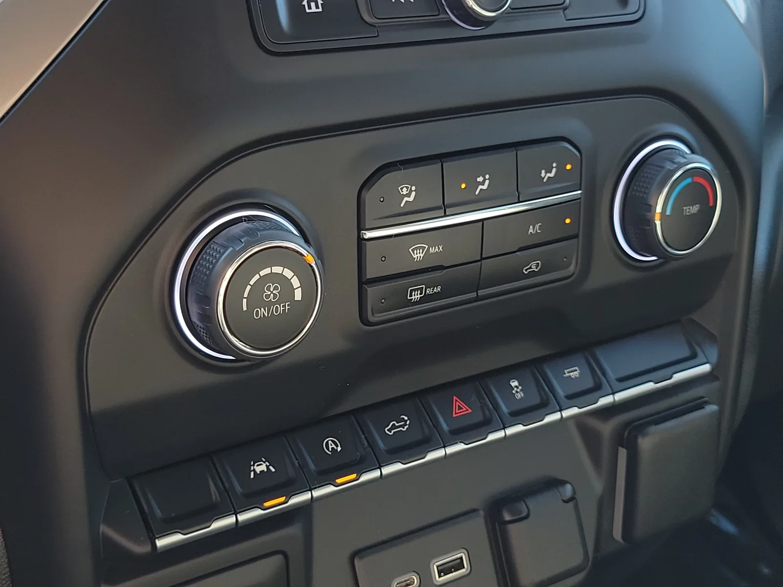 2023 Chevrolet Silverado 1500 Custom photo 28