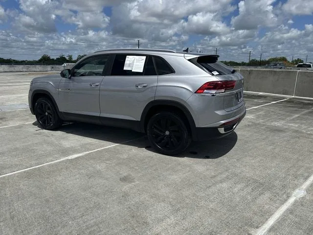 2022 Volkswagen Atlas Cross Sport 2.0T SE w/Technology photo 34