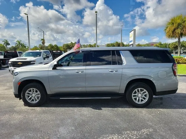 2024 Chevrolet Suburban LT photo 6