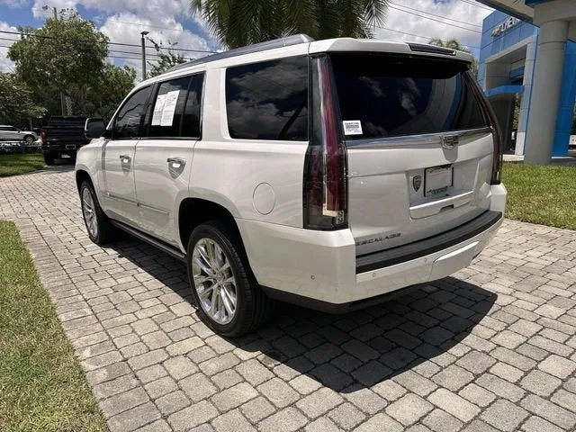 2018 Cadillac Escalade Premium Luxury photo 33
