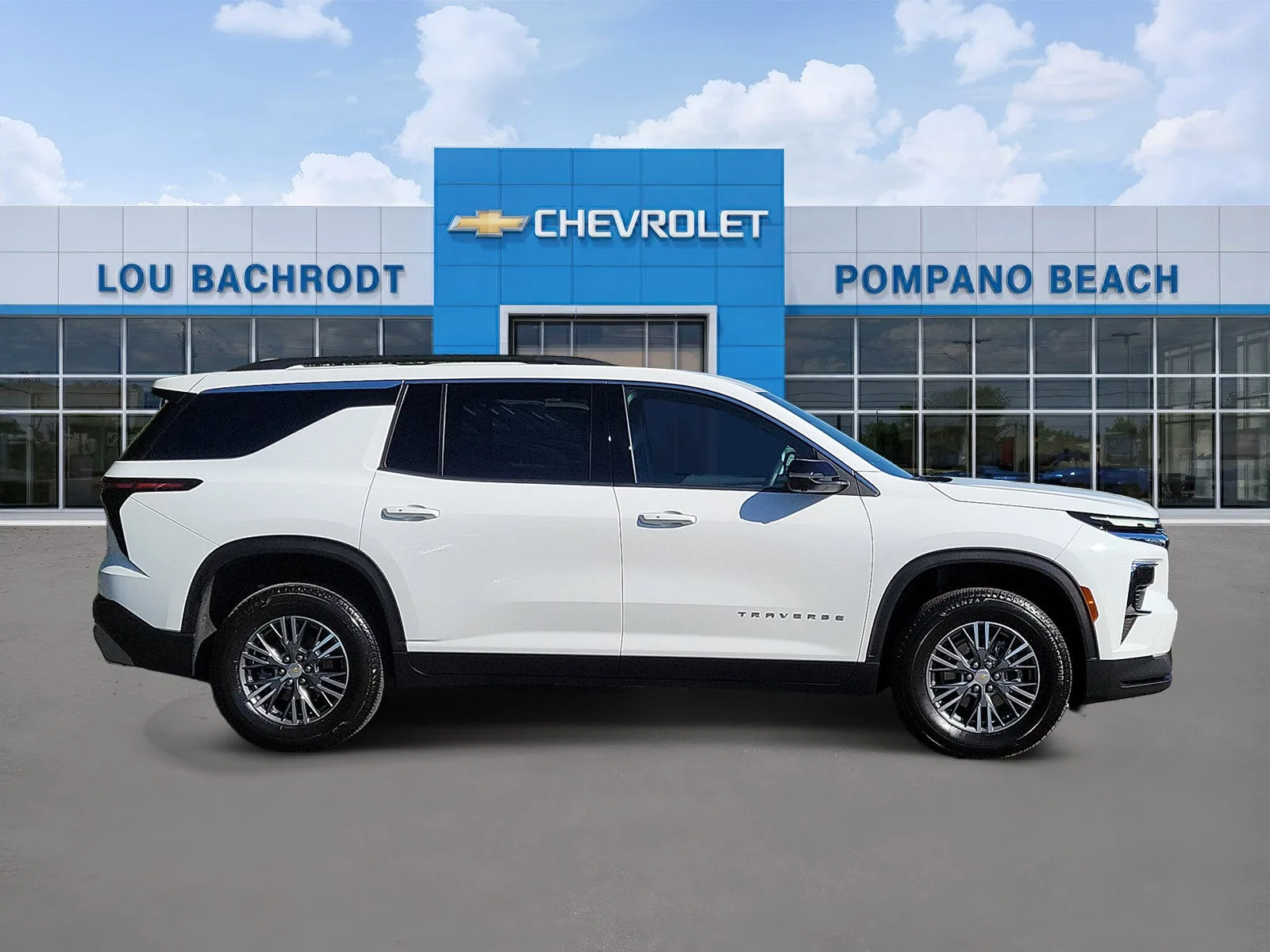 2025 Chevrolet Traverse LT photo 2