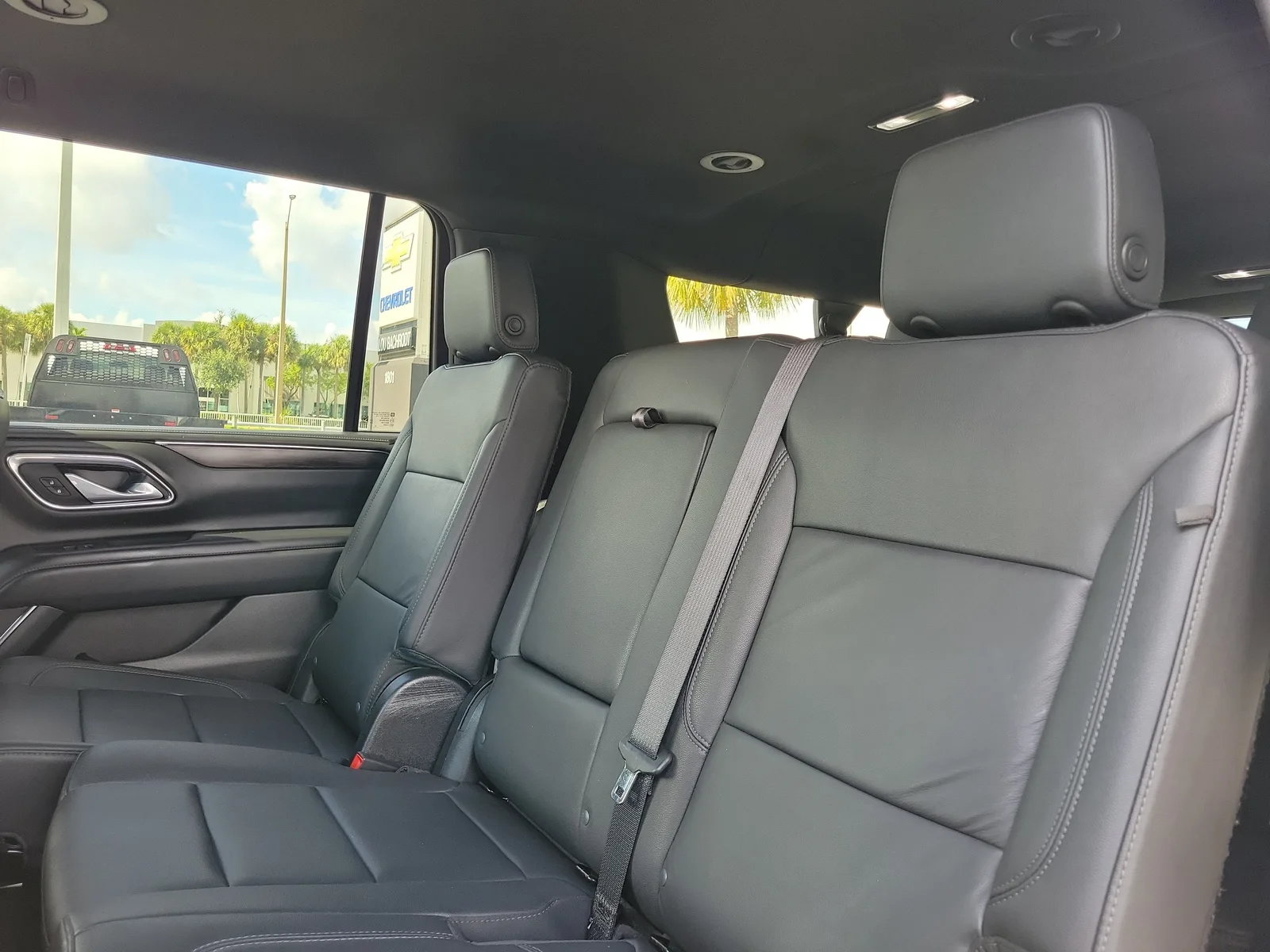 2024 Chevrolet Suburban LT photo 14