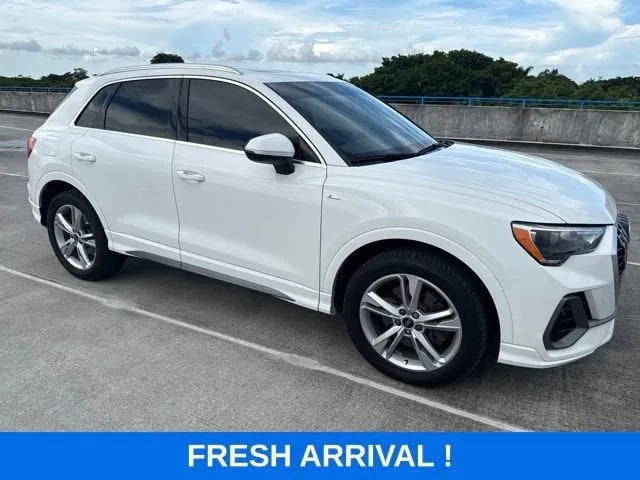 2022 Audi Q3 S line Premium photo 16