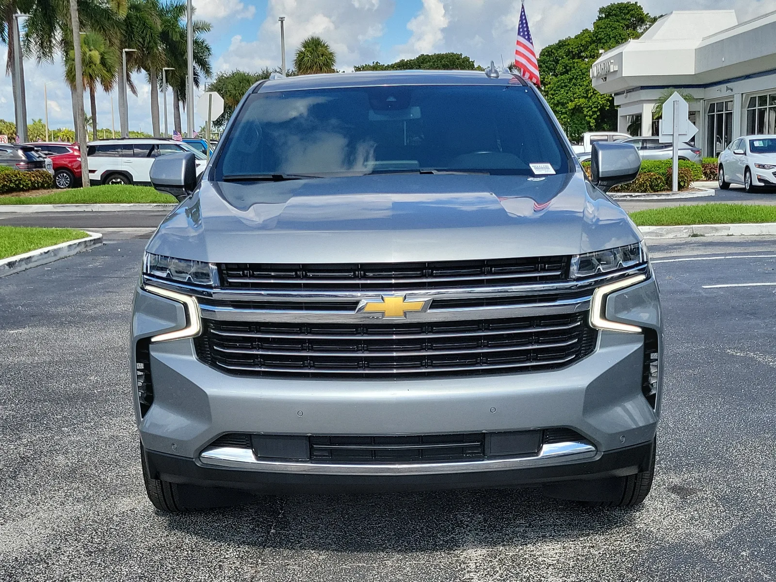 2024 Chevrolet Suburban LT photo 8