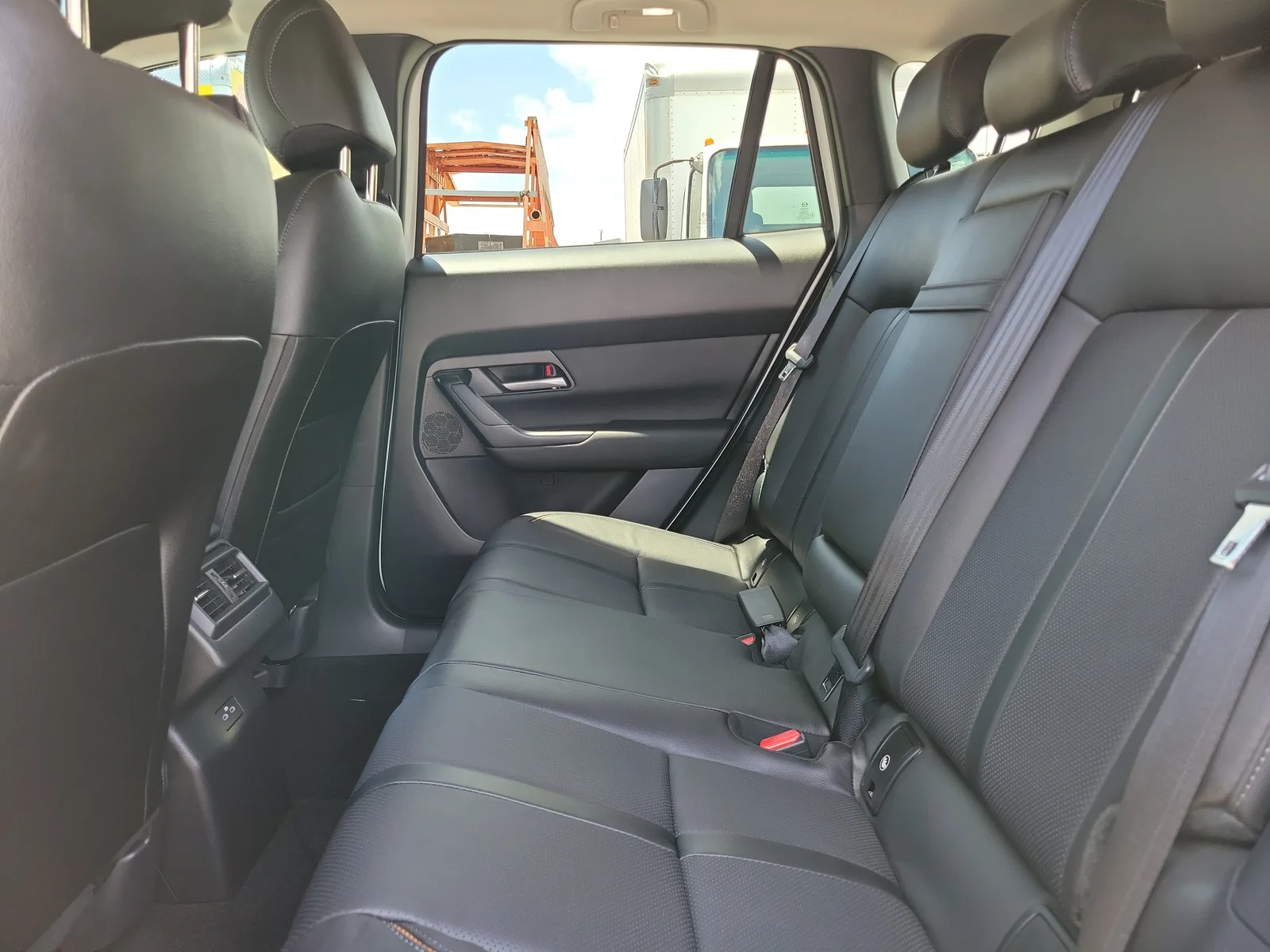 2026 Mazda CX-50 Hybrid Premium photo 16